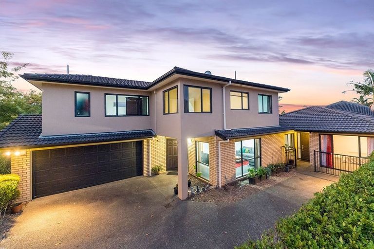 Photo of property in 15 Lake Panorama Drive, Henderson, Auckland, 0612