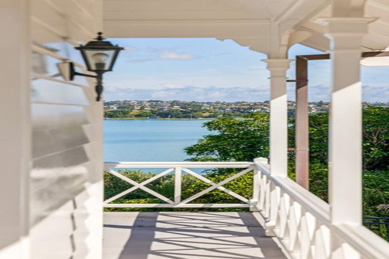 Photo of property in 7 Beresford Street, Bayswater, Auckland, 0622