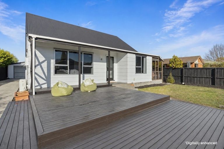 Photo of property in 12 Resolution Place, Bryndwr, Christchurch, 8053