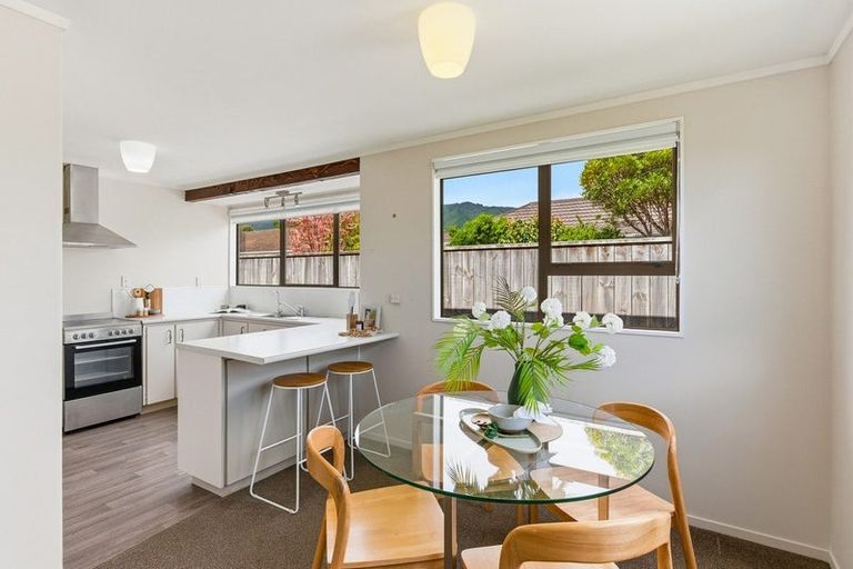 Photo of property in 27 Oriwa Street, Waikanae, 5036