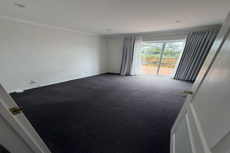 Photo of property in 124 Pemberton Avenue, Bayview, Auckland, 0629