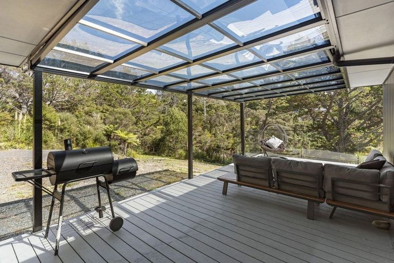 Photo of property in 52 Scott Road, Stanmore Bay, Whangaparaoa, 0932