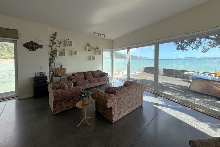 Photo of property in 603b Marine Drive, Days Bay, Lower Hutt, 5013