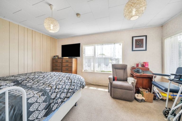 Photo of property in 14 Lucas Place, Weymouth, Auckland, 2103