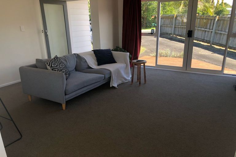 Photo of property in 24 Normandy Place, Henderson, Auckland, 0610