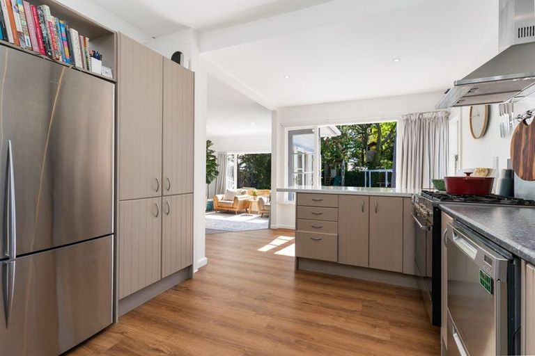 Photo of property in 37 Tainui Street, Somerfield, Christchurch, 8024