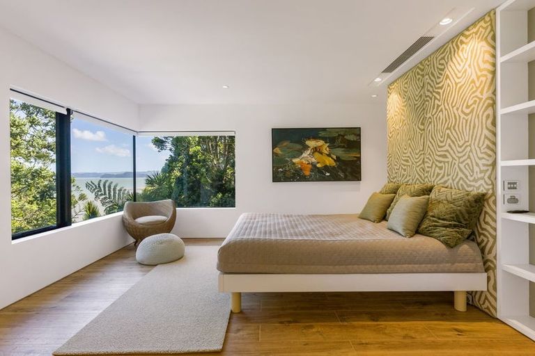 Photo of property in 34 Arapito Road, Titirangi, Auckland, 0604