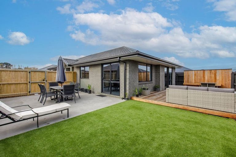 Photo of property in 8 Olearia Lane, Halswell, Christchurch, 8025