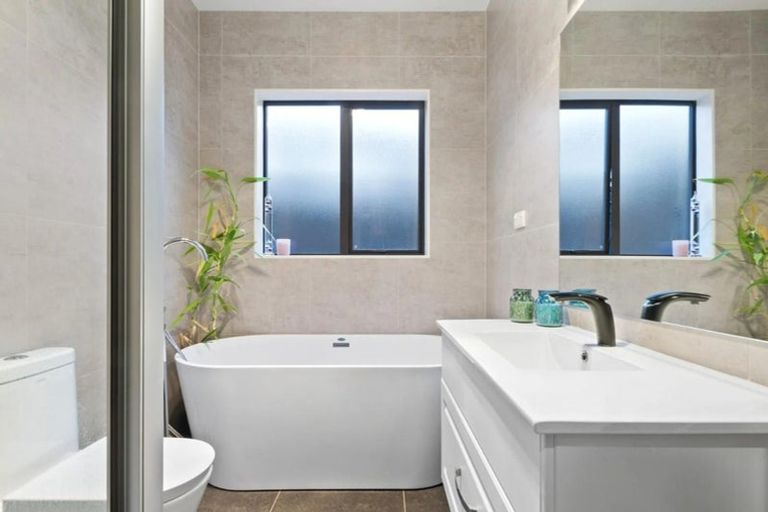 Photo of property in 20 Knoll Rise, Pukekohe, 2120