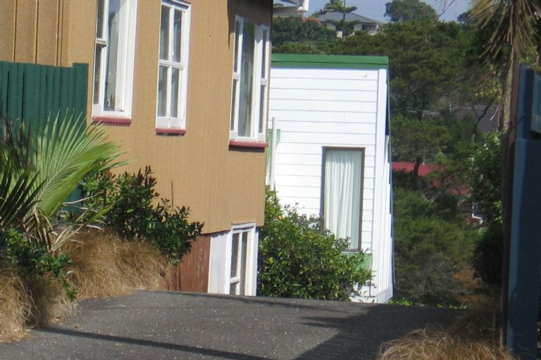 Photo of property in 2/26 Mahara Avenue, Birkenhead, Auckland, 0626