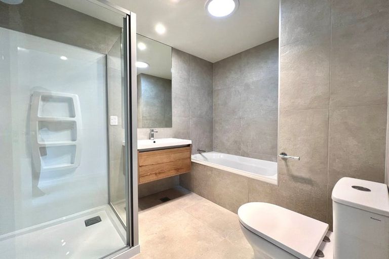 Photo of property in 10 Park Green Avenue, Rosehill, Papakura, 2113