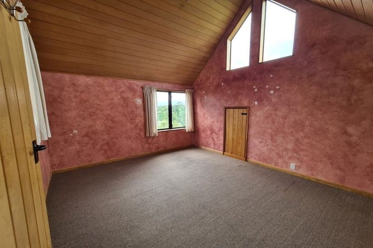 Photo of property in 9 Lindaver Grove, Merrilands, New Plymouth, 4312