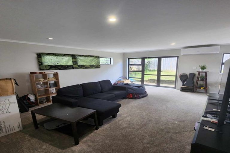 Photo of property in 86a Barrys Road, Glendene, Auckland, 0602