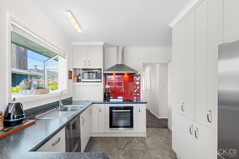 Photo of property in 9 Derwent Lee Grove, Epuni, Lower Hutt, 5011