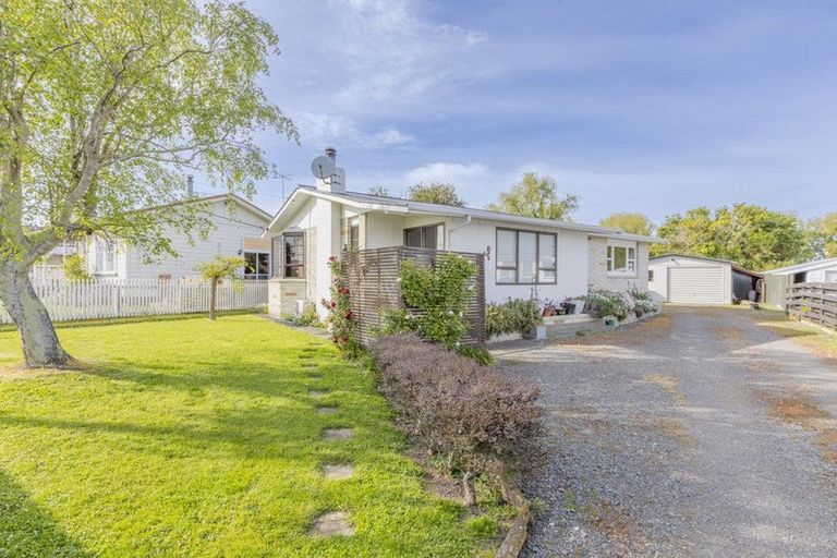 Photo of property in 11 Woburn Street, Waipukurau, 4200