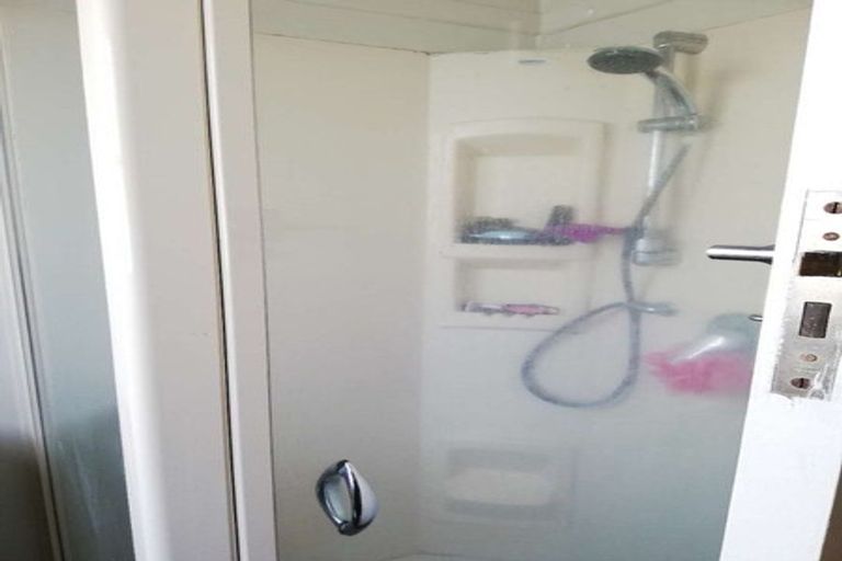 Photo of property in 22 Dallinghoe Crescent, Milford, Auckland, 0620