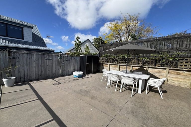 Photo of property in 16 Camellia Avenue, Bell Block, New Plymouth, 4312