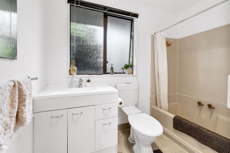 Photo of property in 1/63c Colwill Road, Massey, Auckland, 0614