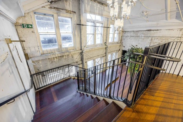 Photo of property in 44a Queen Street, Northcote Point, Auckland, 0627