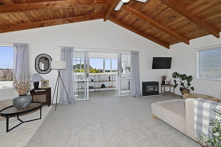 Photo of property in 24 Culzean Grove, Bell Block, New Plymouth, 4312