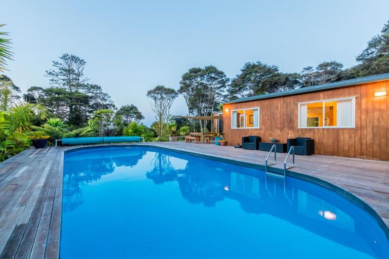 Photo of property in 118c Carter Road, Oratia, Auckland, 0604