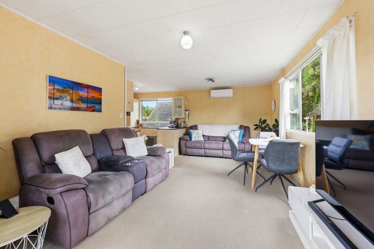 Photo of property in 74 Reynella Drive, Massey, Auckland, 0614