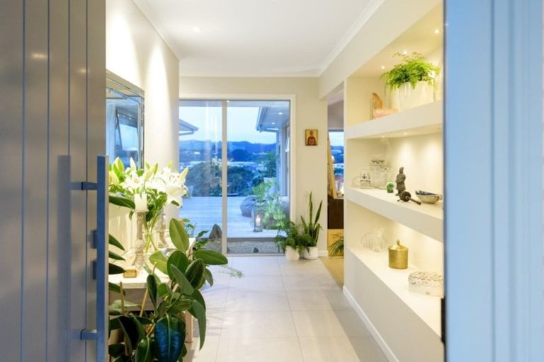 Photo of property in 7 Broadwater Close, Pyes Pa, Tauranga, 3112