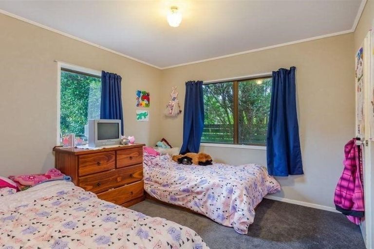 Photo of property in 569 Swanson Road, Ranui, Auckland, 0612