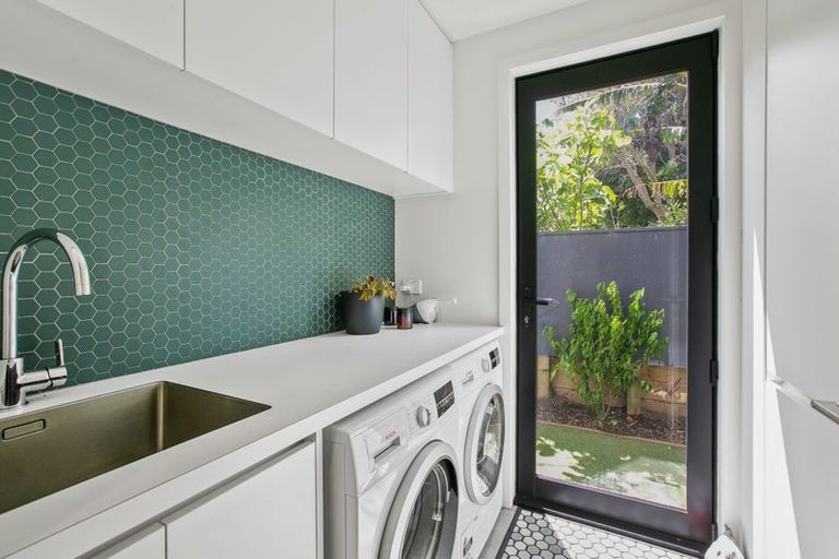 Photo of property in 58b Buller Street, New Plymouth, 4312