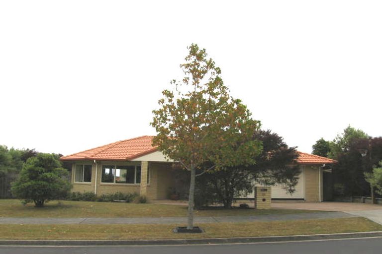 Photo of property in 53 Bluebird Crescent, Unsworth Heights, Auckland, 0632