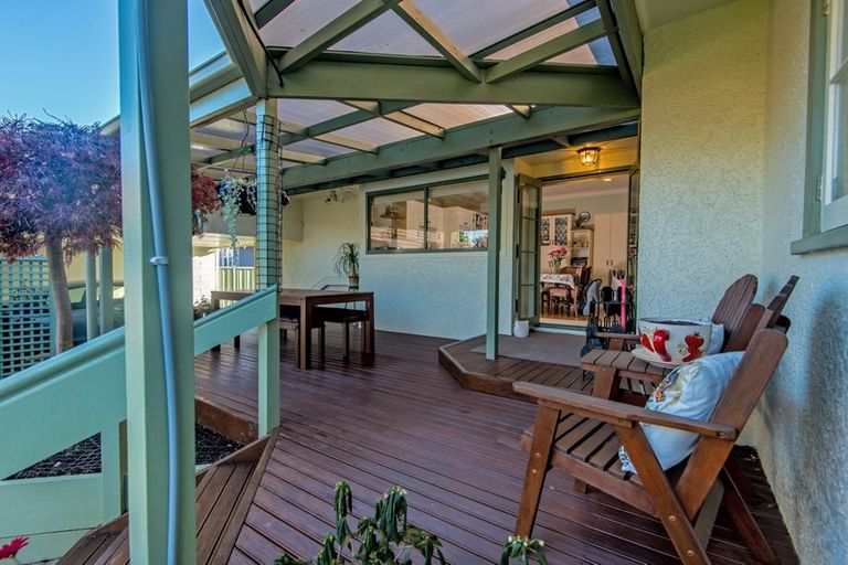 Photo of property in 12 Saint Albans Avenue, Hokowhitu, Palmerston North, 4410