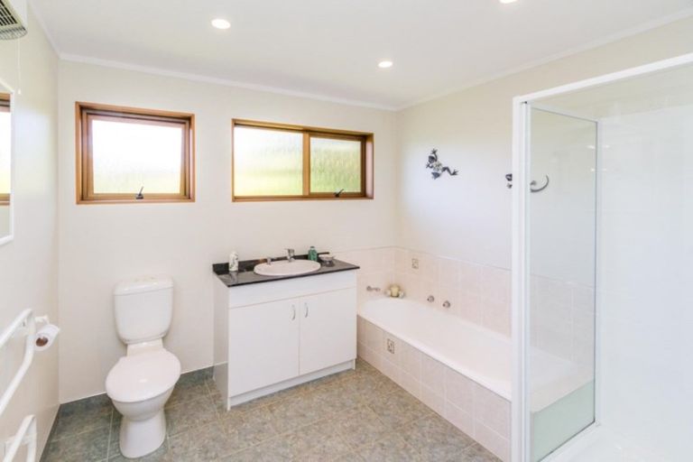 Photo of property in 178 Paremata Road, Paremata, Porirua, 5024
