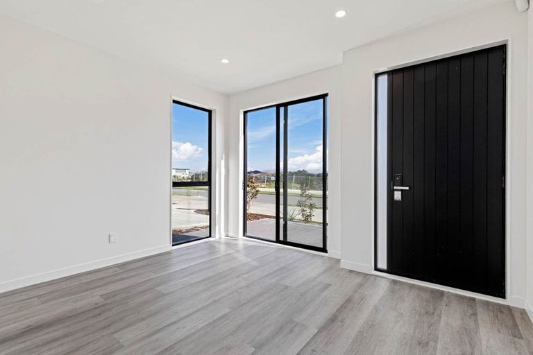 Photo of property in 29 Bronzewater Drive, Silverdale, 0932