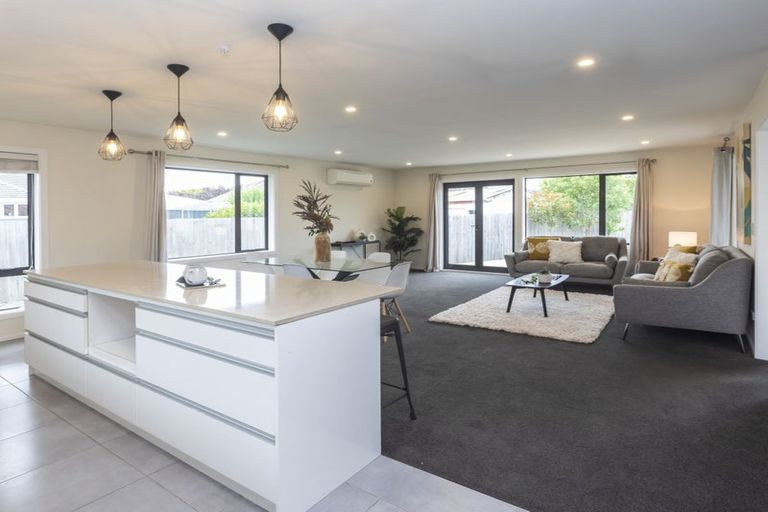 Photo of property in 10 Epping Place, Burnside, Christchurch, 8053