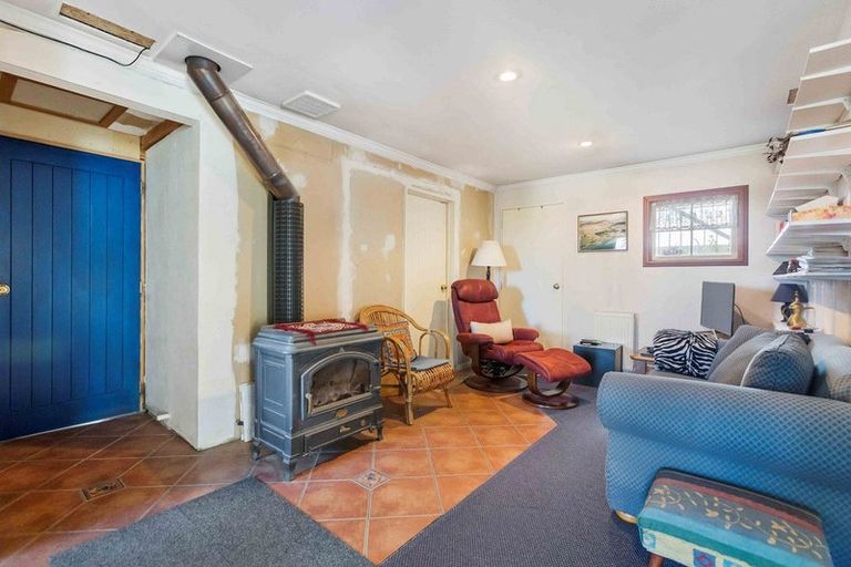 Photo of property in 17 Parry Crescent, Lake Hawea, 9382