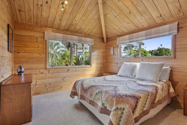 Photo of property in 136 Oraha Road, Kumeu, 0892