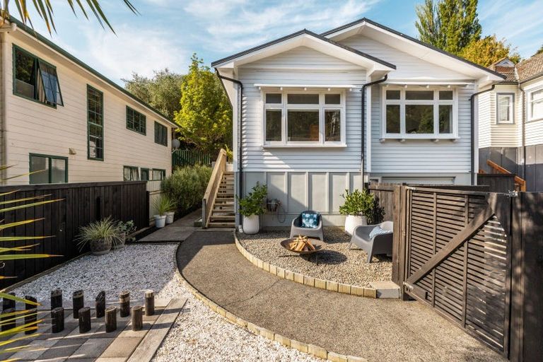 Photo of property in 44 Faraday Street, Hospital Hill, Napier, 4110