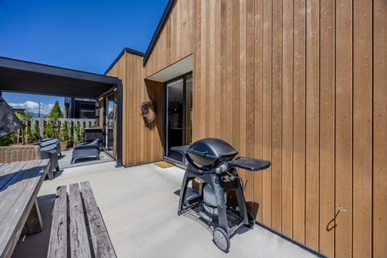 Photo of property in 42 Obelisk Street, Wanaka, 9305