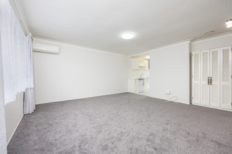 Photo of property in 1 Ranfurly Road, Papatoetoe, Auckland, 2104