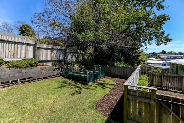 Photo of property in 6a Granby Place, Westown, New Plymouth, 4310