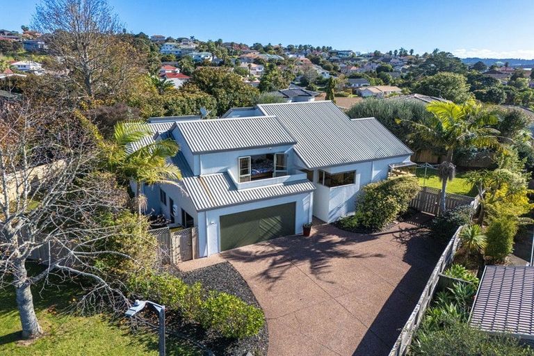 Photo of property in 5 Rifleman Rise, Unsworth Heights, Auckland, 0632