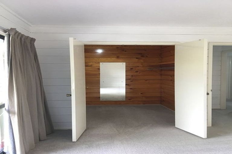 Photo of property in 11 Kereru Grove, Greenhithe, Auckland, 0632