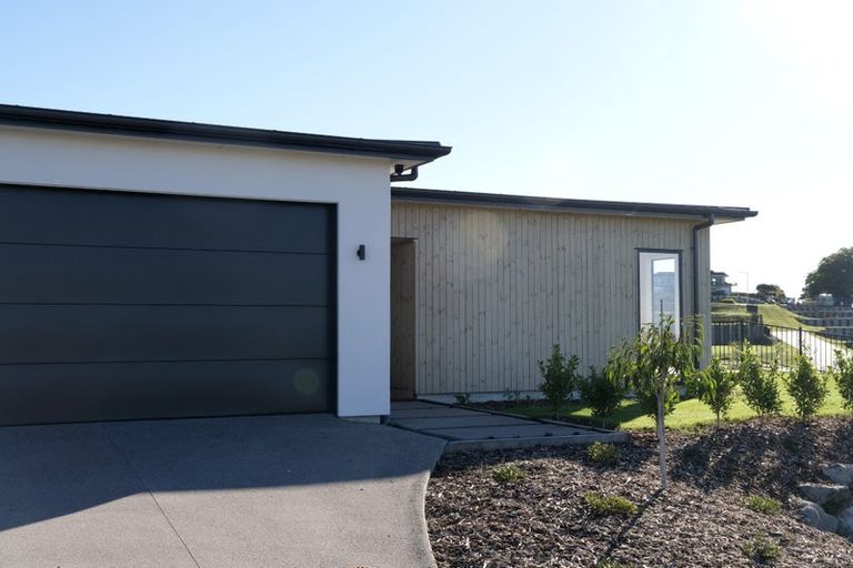 Photo of property in 22 Korora Crescent, Omokoroa, 3114