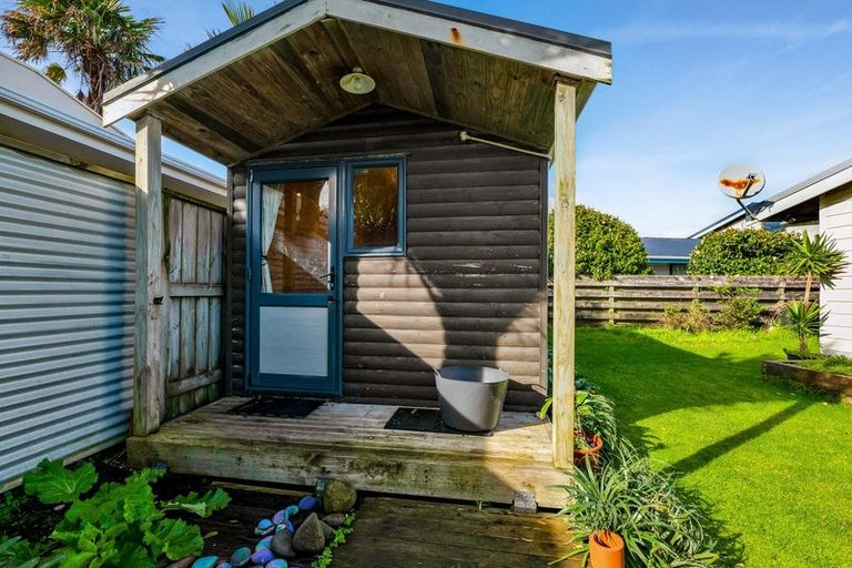 Photo of property in 3 Mallinder Place, Oakura, 4314