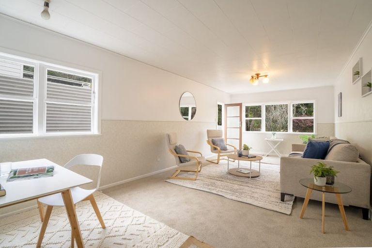 Photo of property in 3 South Street, Tawa, Wellington, 5028