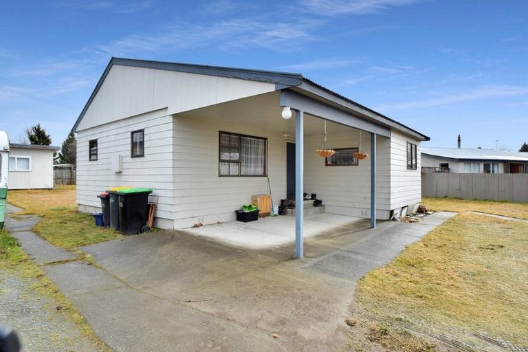 Photo of property in 16 Mary Burn Road, Twizel, 7901