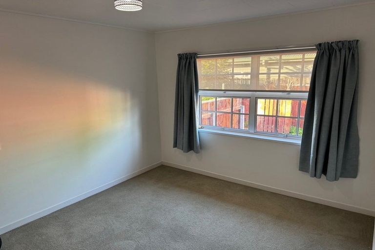 Photo of property in 24 Middle Road, Havelock North, 4130