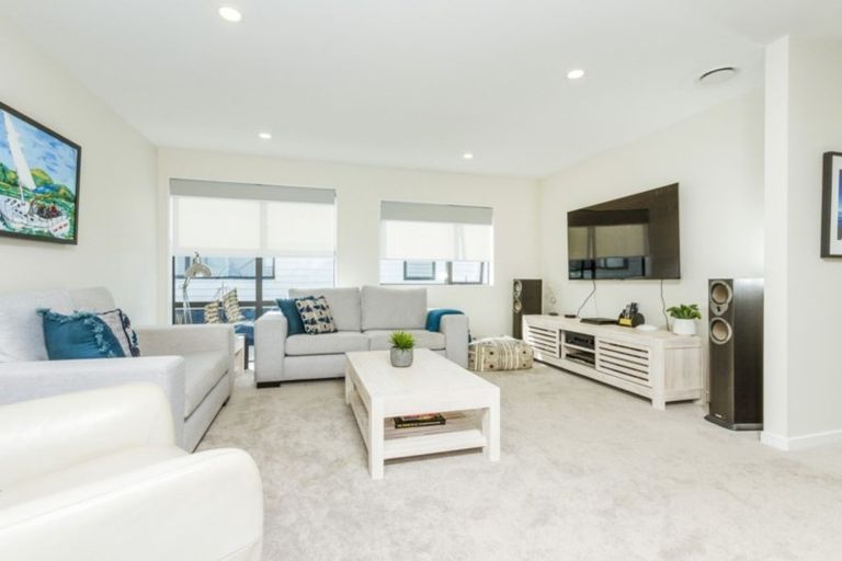 Photo of property in 6 Turutu Place, Long Bay, Auckland, 0630