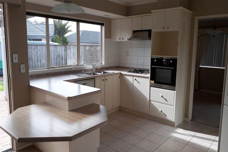 Photo of property in 65 Bob Charles Drive, Golflands, Auckland, 2013
