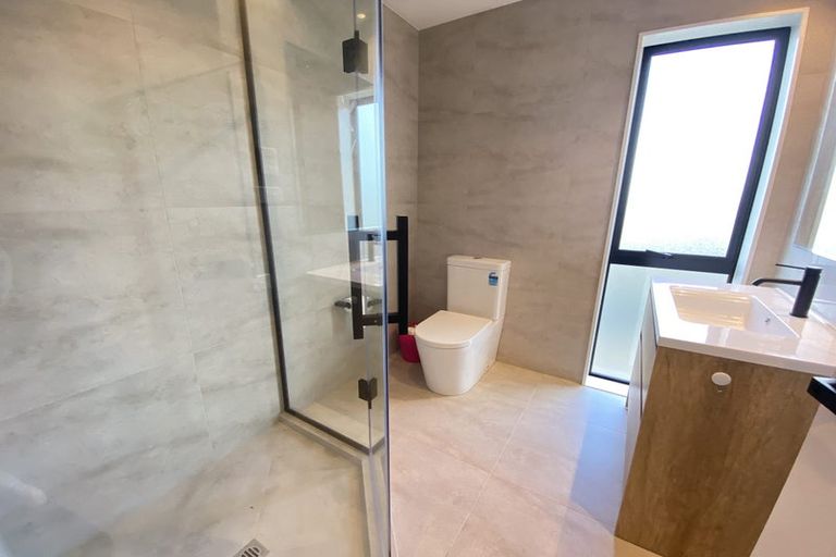 Photo of property in 13a Yule Place, Massey, Auckland, 0614